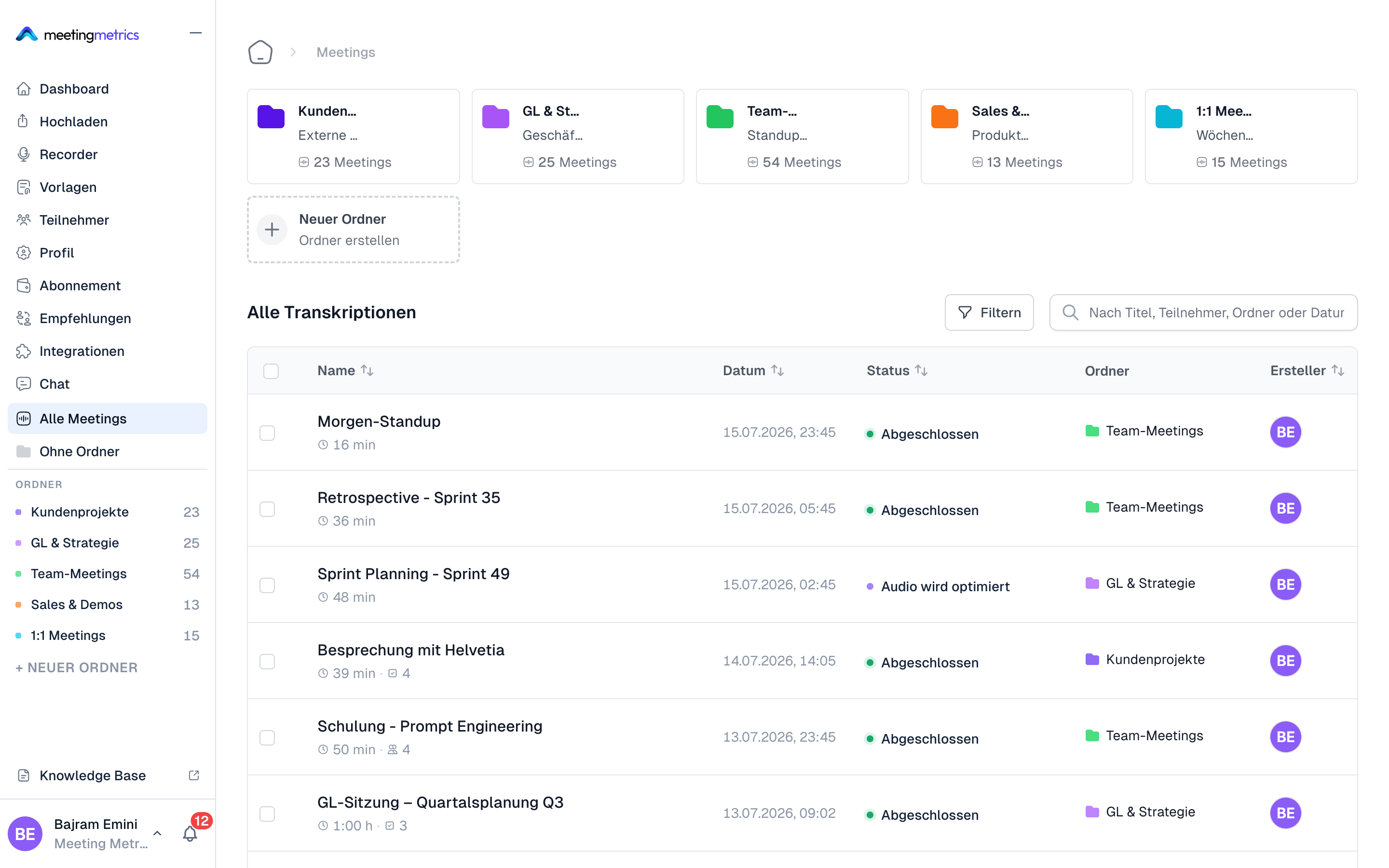 Übersicht aller Meeting-Transkriptionen mit Status und Tags